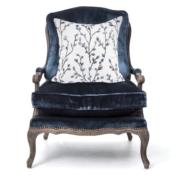 🎉 HOST PICKLuxury HomeJaquard Leaf Embroidered Throw Pillow Cover